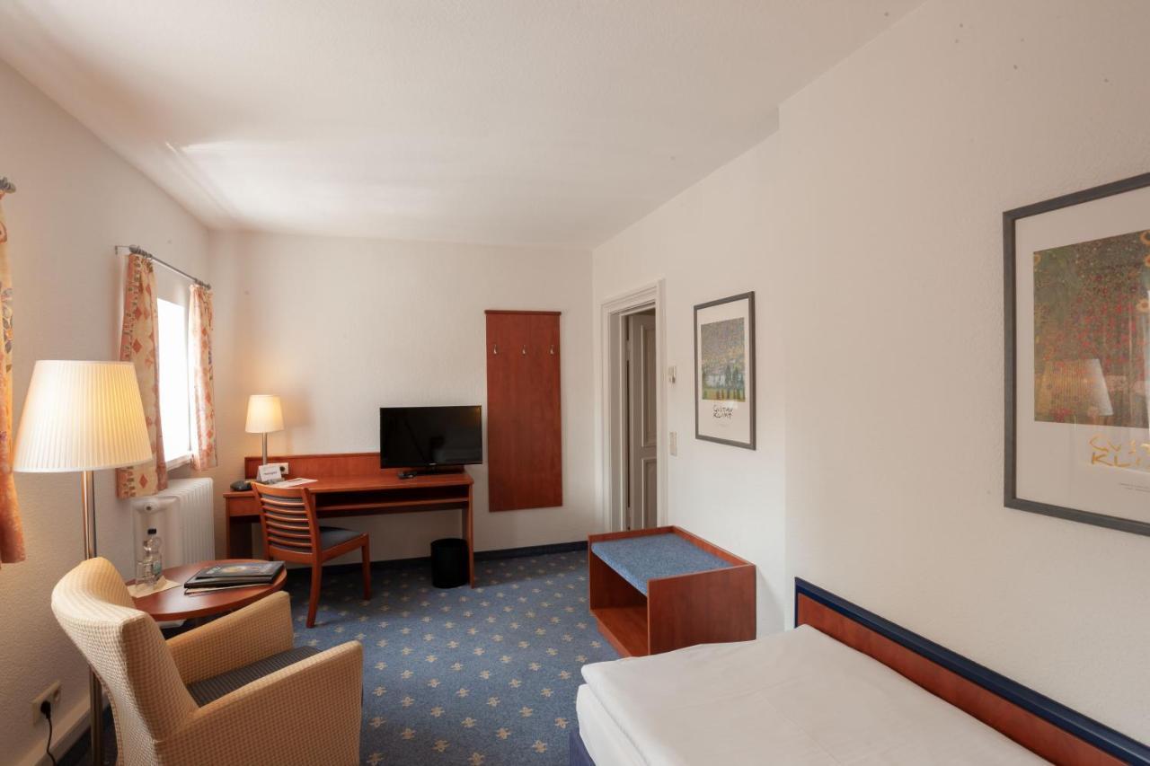 Hotel Am See Salzgitter Exterior photo