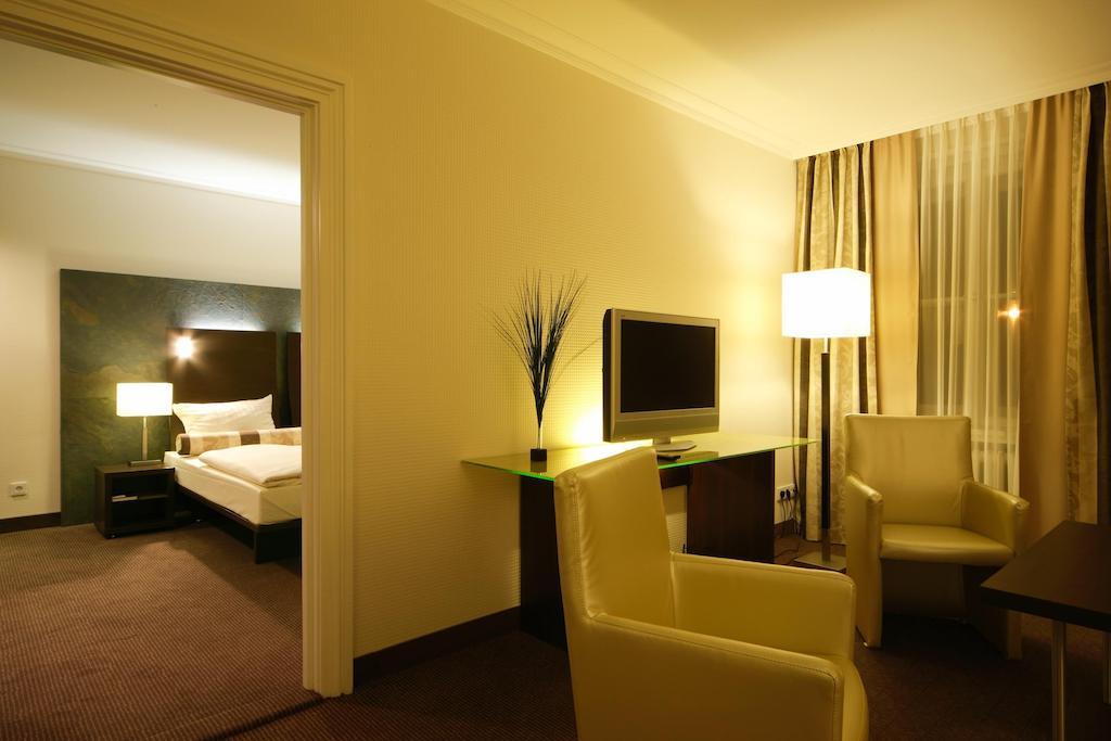 Hotel Am See Salzgitter Room photo