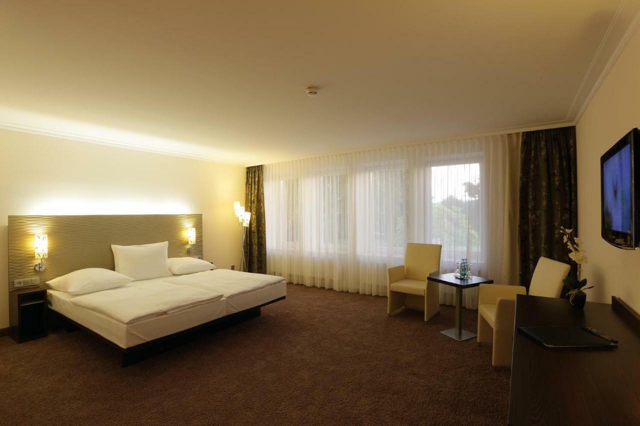 Hotel Am See Salzgitter Exterior photo